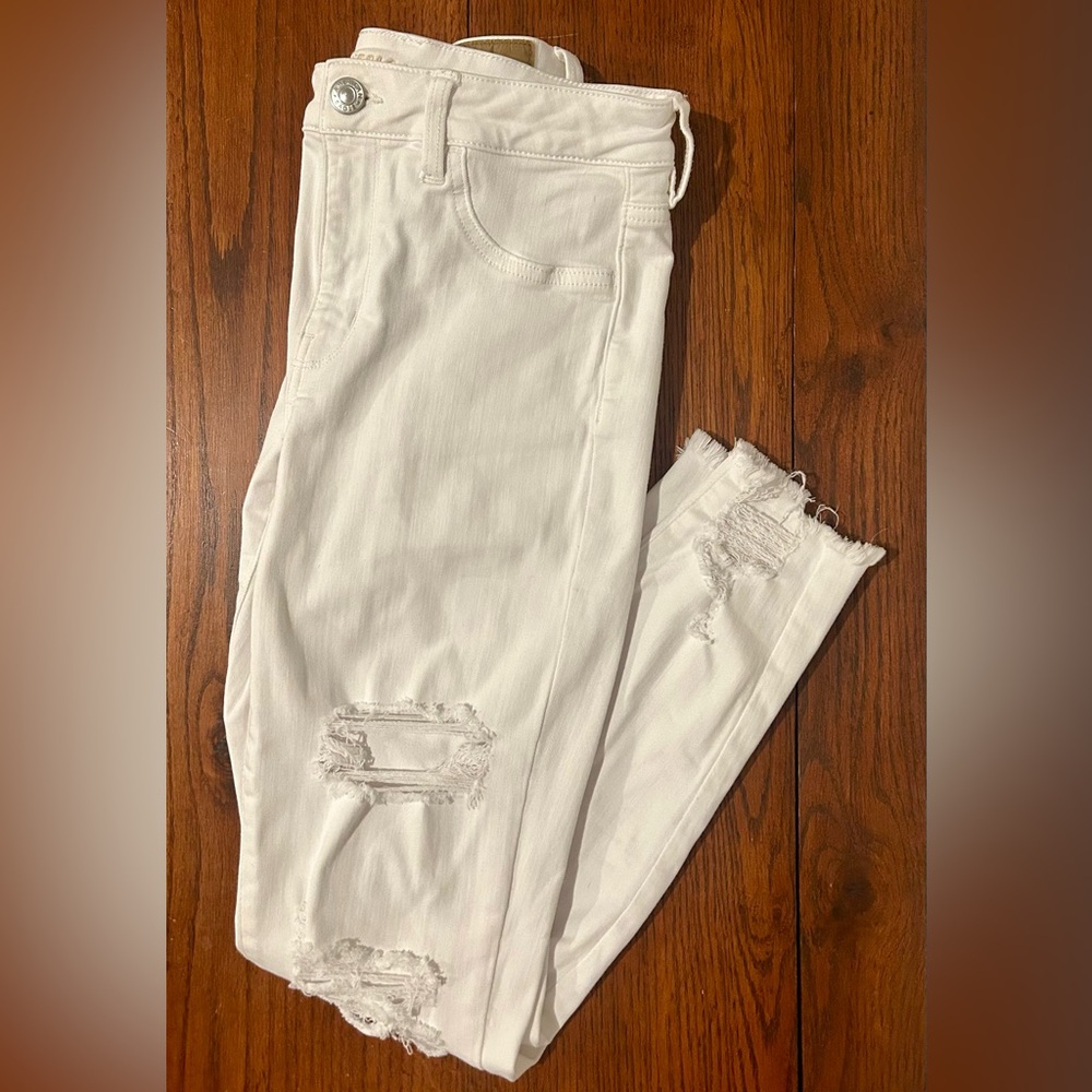 American Eagle White Ripped Jegging Jeans